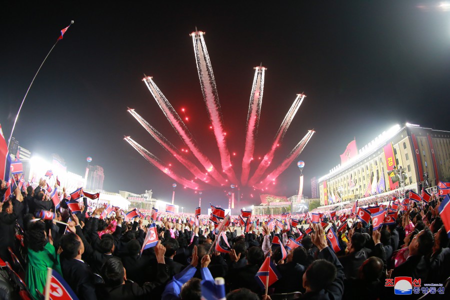 37-조선인민군창건 90돐경축 열병식